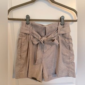 Banana Republic light beige linen paperbag shorts, sz 0P, LIKE NEW